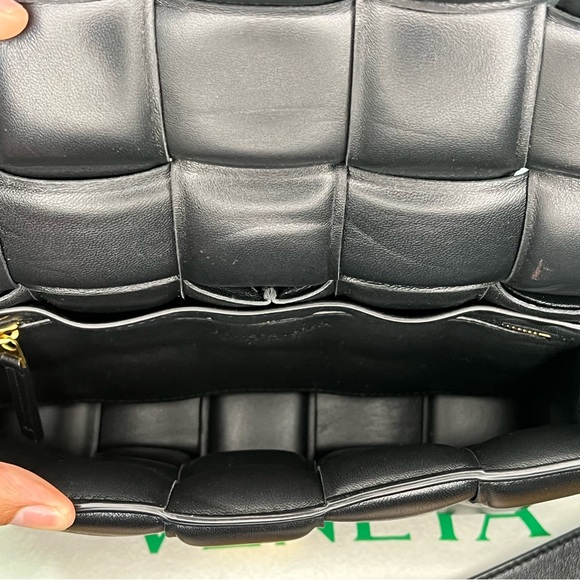 Authentic Bottega Veneta Cassette crossbody - Picture 7 of 14